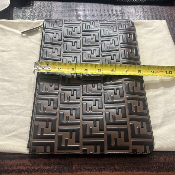 FENDI CLUTCH - Picture 5 of 6